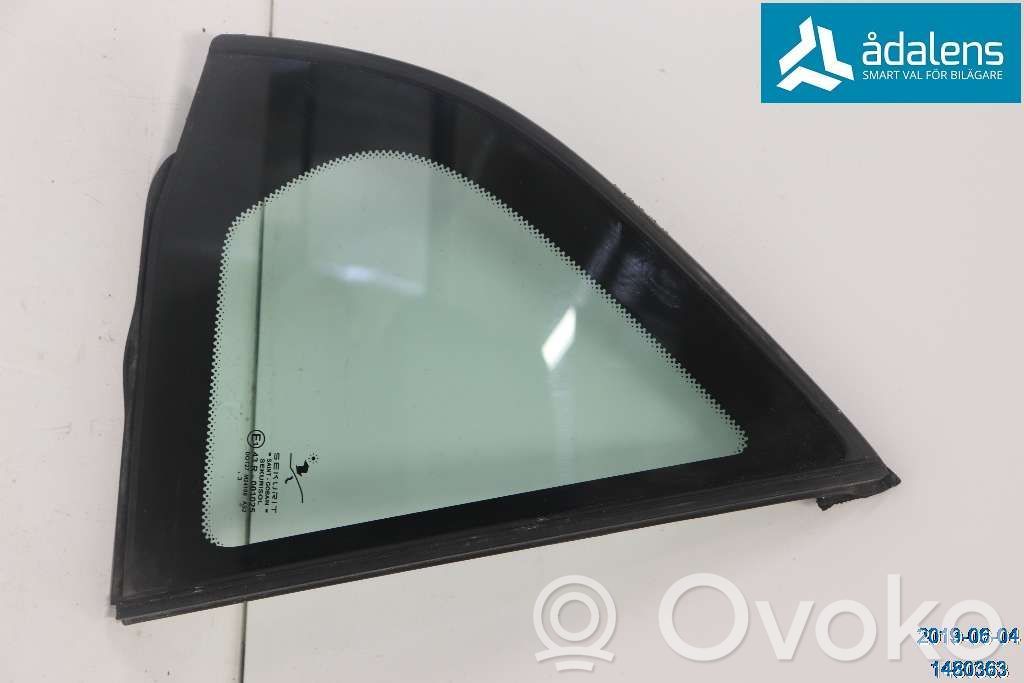 Saab 9-3 Ver2 Ventanilla de ventilación de la puerta trasera 