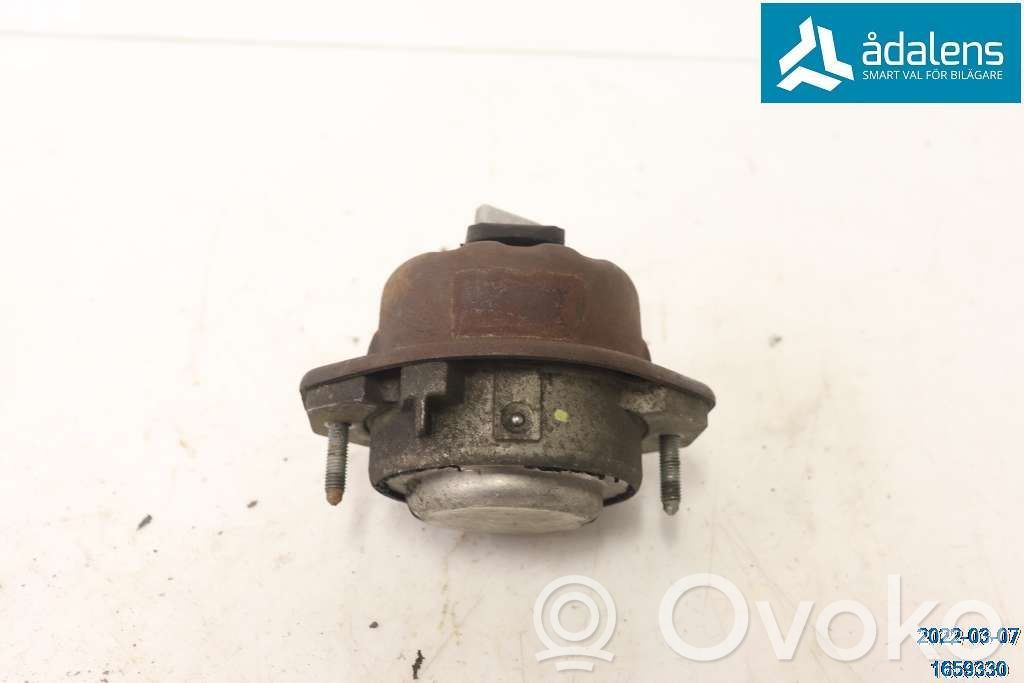 BMW 7 E65 E66 Engine mount bracket 