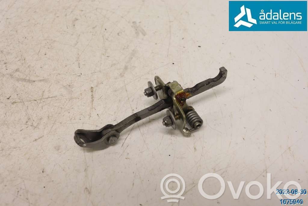 Opel Vivaro Etuoven pidätin 