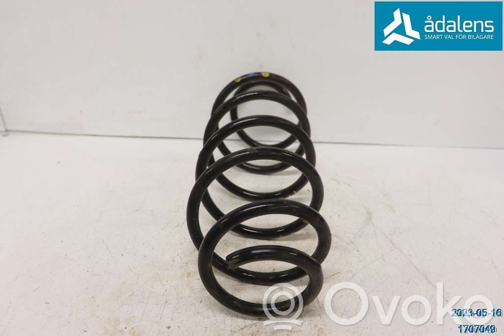 Front coil spring   30748152