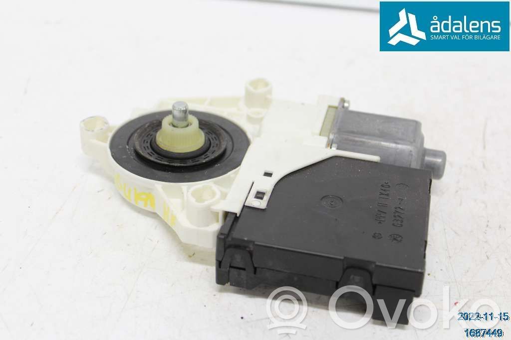 Volkswagen Tiguan Silnik regulatora szyby drzwi przednich 