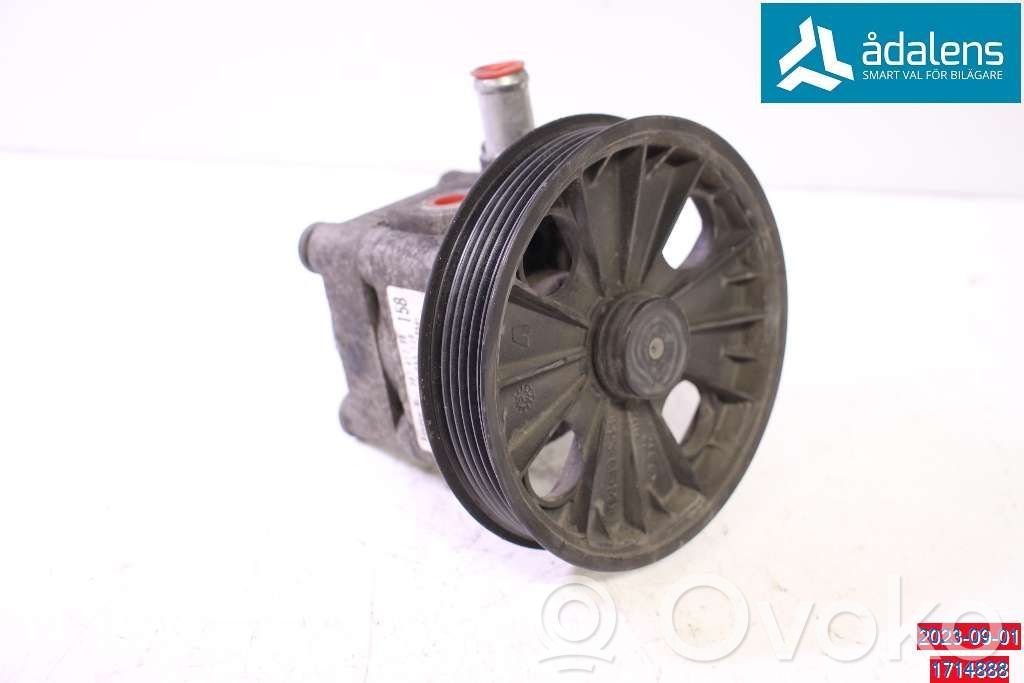 Volvo V70 Ohjaustehostimen pumppu 