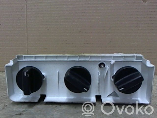 BMW 3 E36 Climate control unit 
