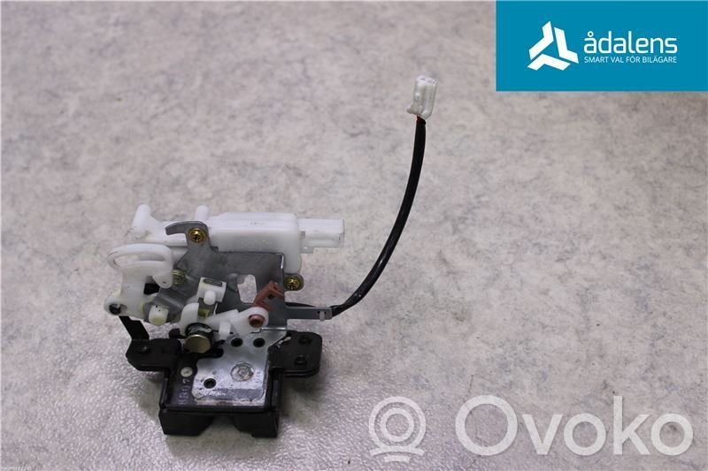 Loading door lock