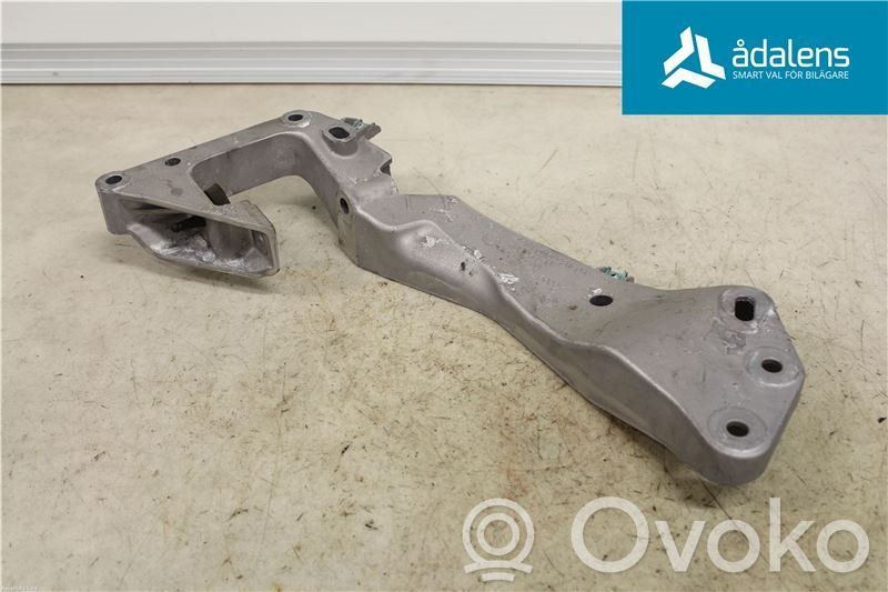 BMW X1 E84 Gearbox mounting bracket 