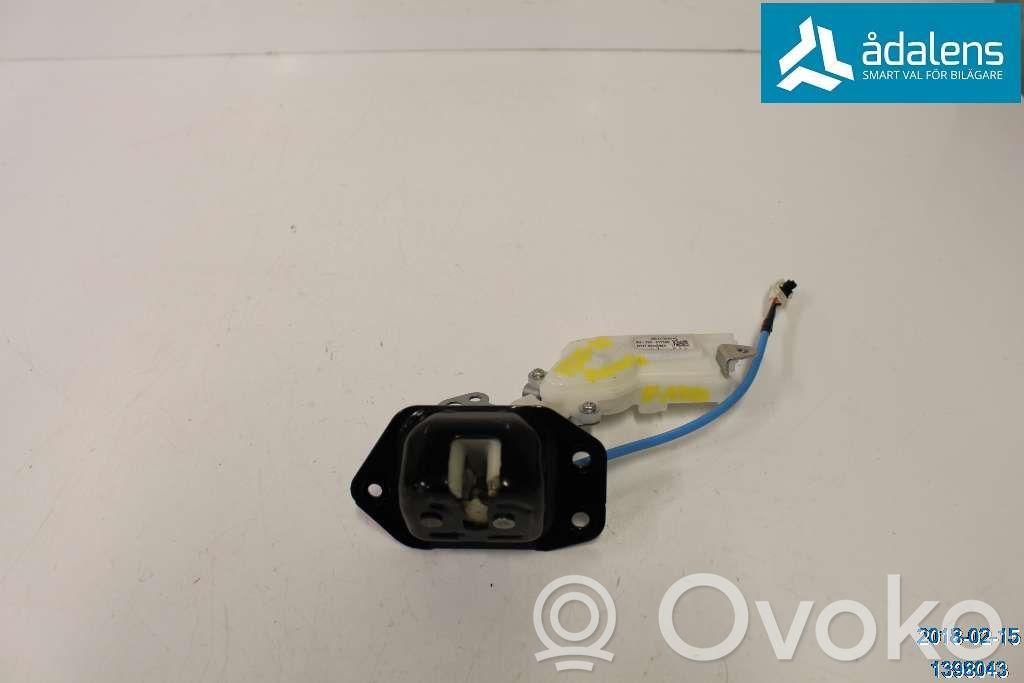 Loading door lock   905501HM0A,905003VA0A
