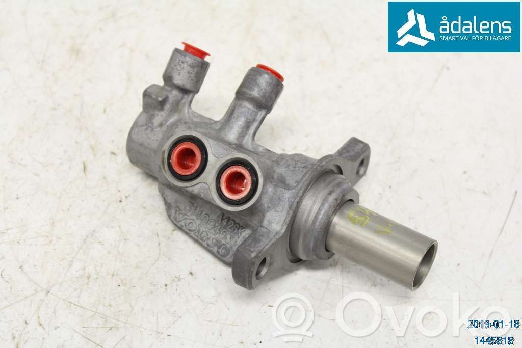 Volvo V40 Pääjarrusylinteri 