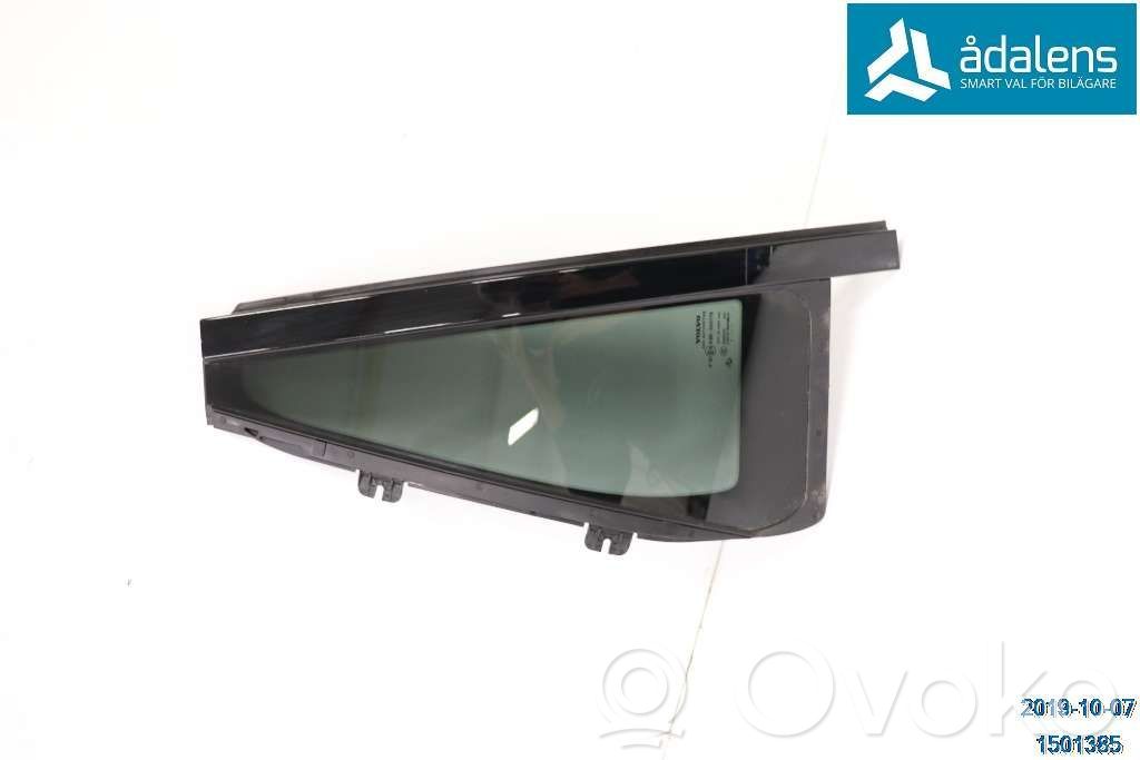 Volvo XC90 Ventanilla de ventilación de la puerta trasera 
