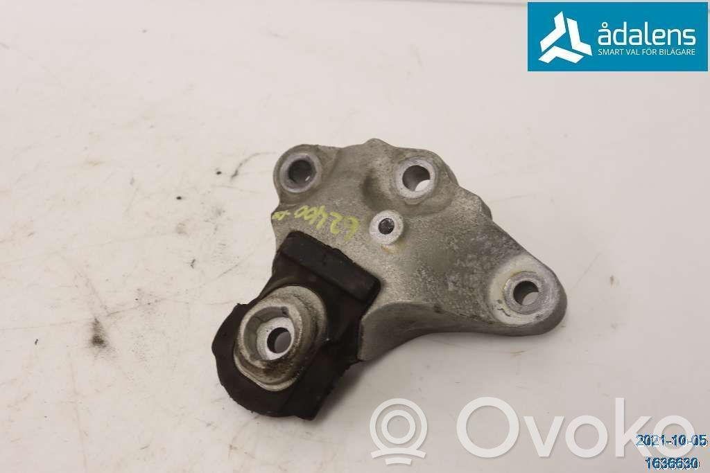 Volvo V60 Engine mount bracket 