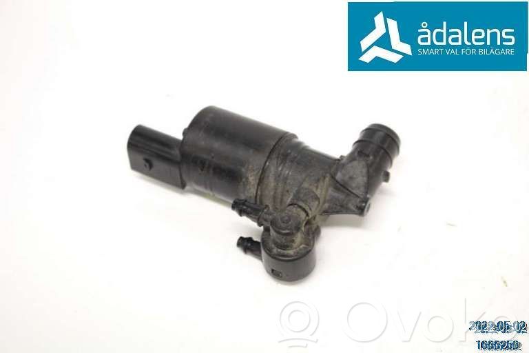 Volvo V60 Windscreen/windshield washer pump 