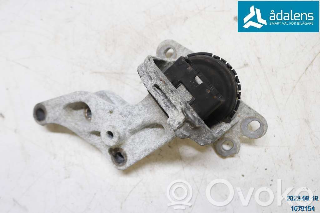 Renault Trafic III (X82) Engine mounting bracket 