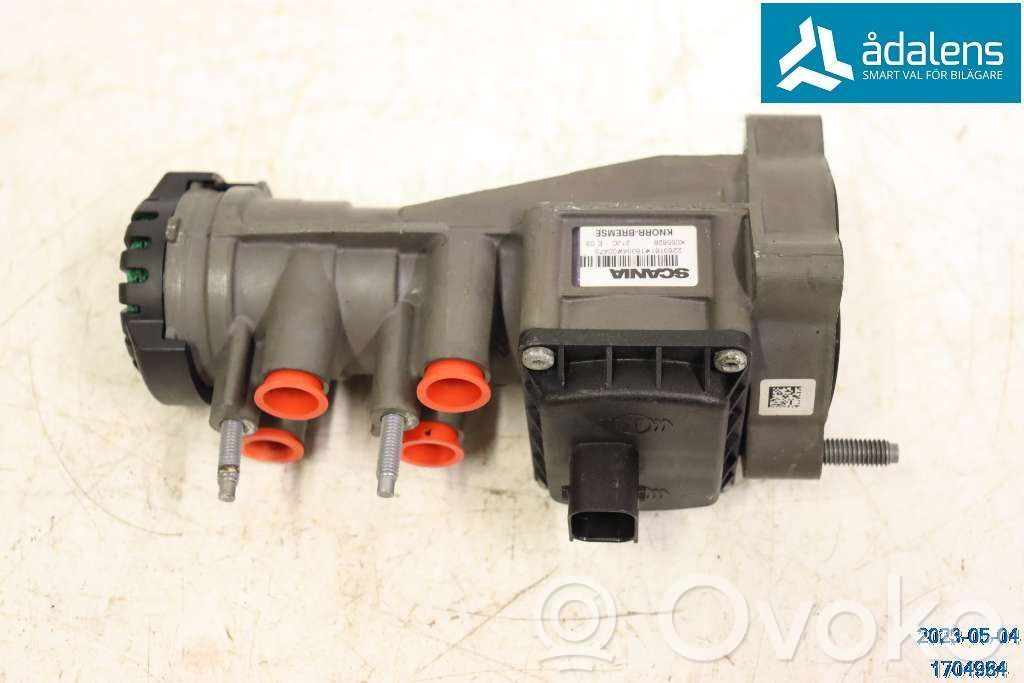 Volvo S90, V90 Scheinwerfer 