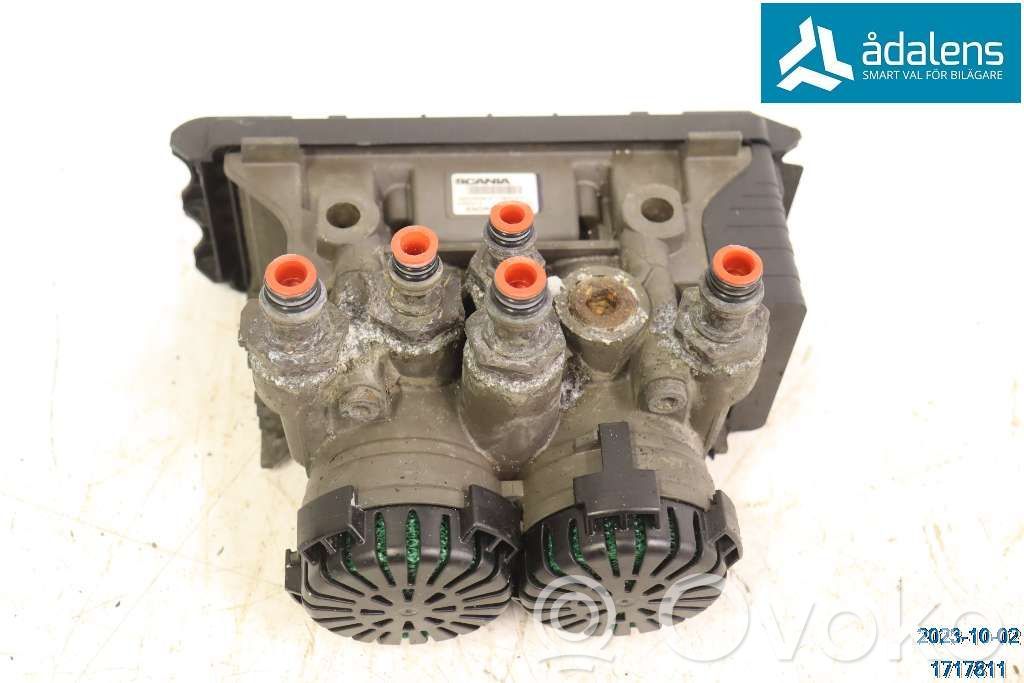 Volvo S90, V90 Scheinwerfer 