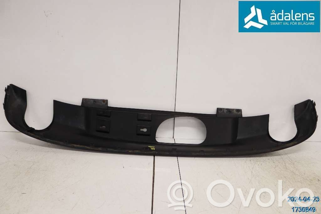 Volvo V60 Apakšējā bampera daļa 