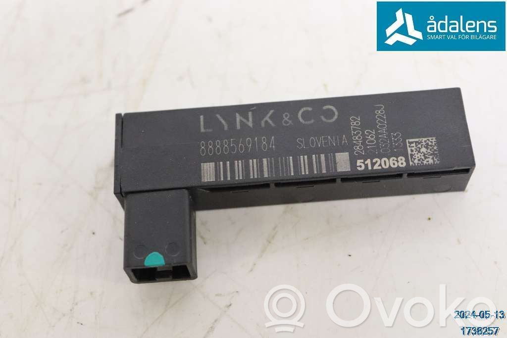 Lynk & co 01 Aerial antenna amplifier 