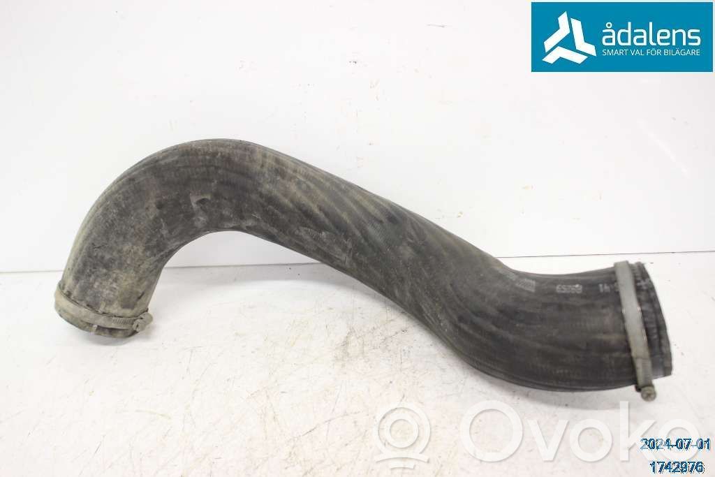 Volvo V70 Furtun/conductă intercooler 
