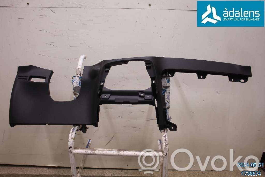 Volvo C40 Element deski rozdzielczej / dół 
