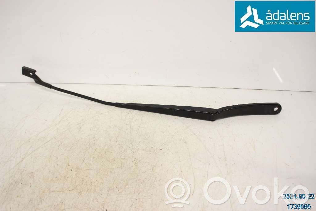 Ford Focus Front wiper blade arm 