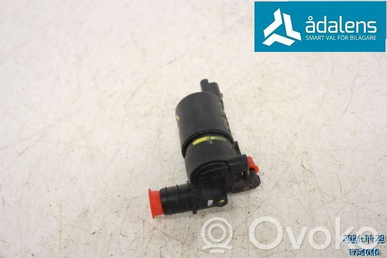 Renault Express Windscreen/windshield washer pump 