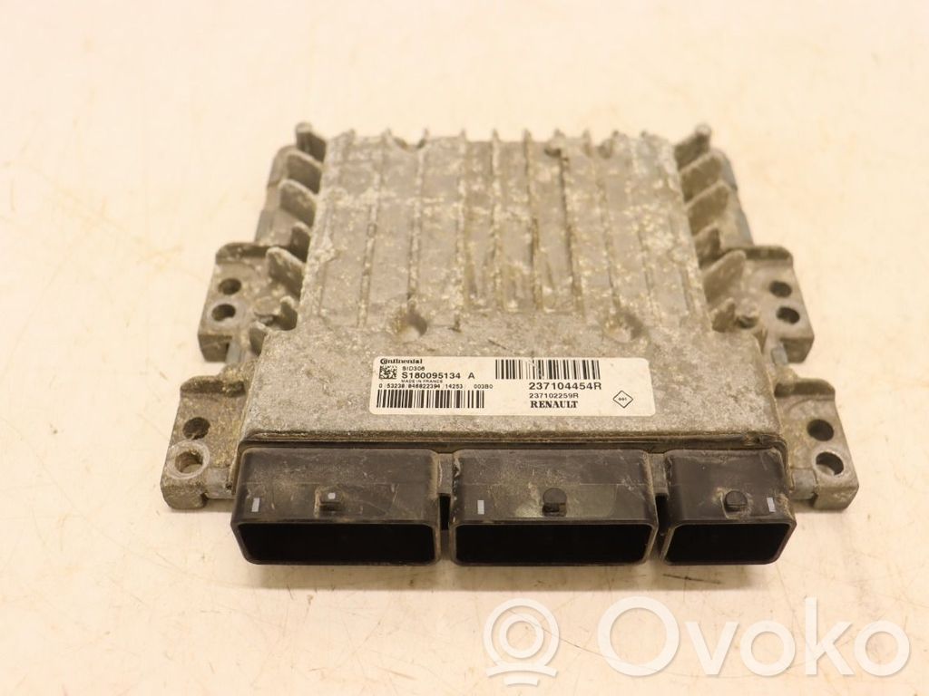 Unité de commande / module d'injection   237104454R,237104454R,237104454R