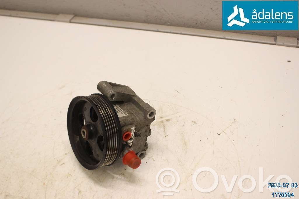 Volvo V70 Ohjaustehostimen pumppu 