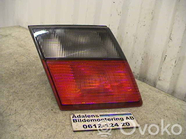 Saab 9-5 Aizmugurējais lukturis pārsegā 