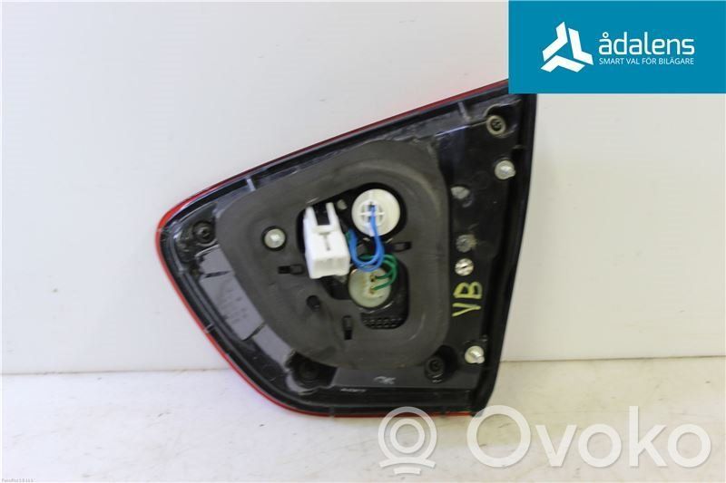 KIA Rio Takaluukun takavalot 