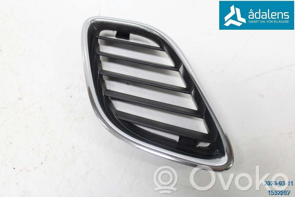 Saab 9-5 Front bumper lower grill 