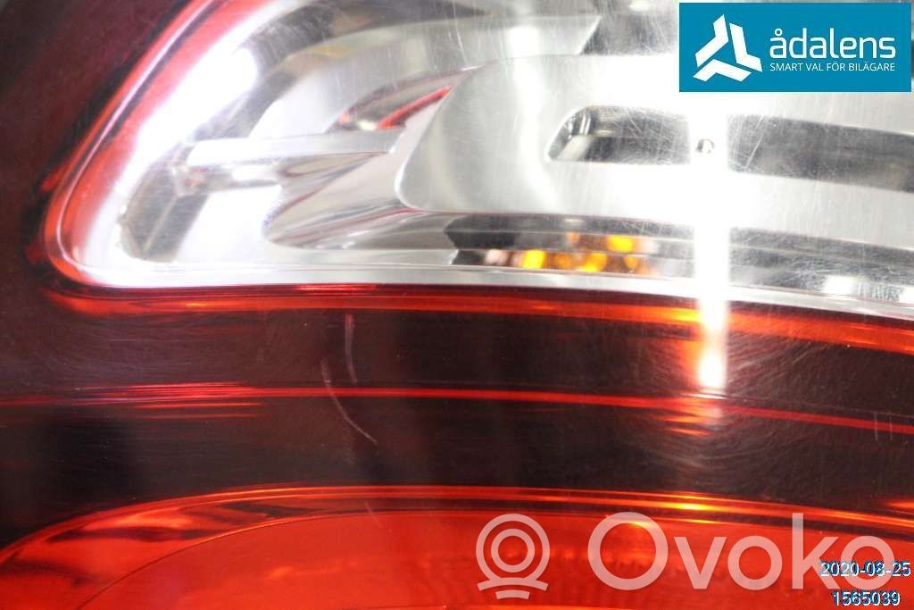 Citroen C3 Aizmugurējais lukturis virsbūvē 