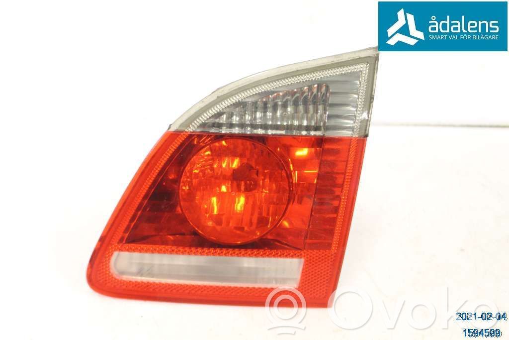 BMW 5 E60 E61 Aizmugurējais lukturis pārsegā 