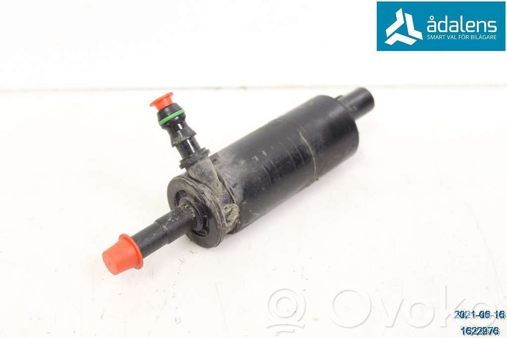 Volkswagen Golf VI Headlight washer pump 