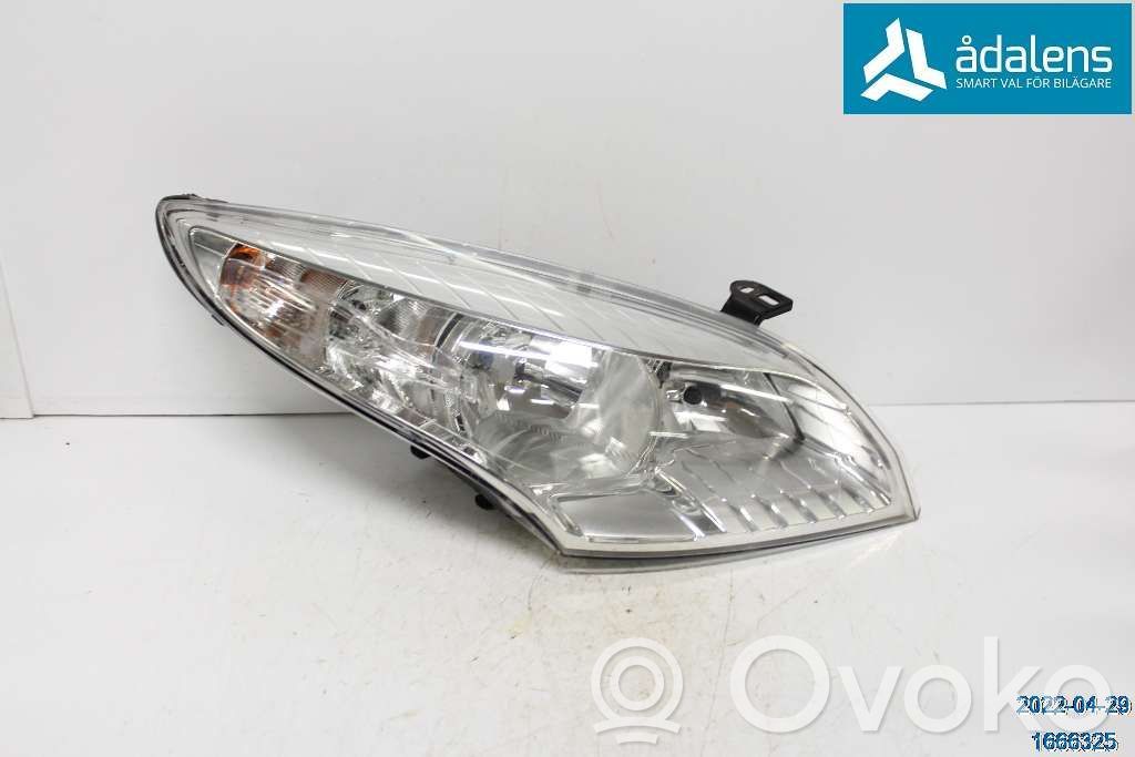 Renault Megane III Lampa przednia 