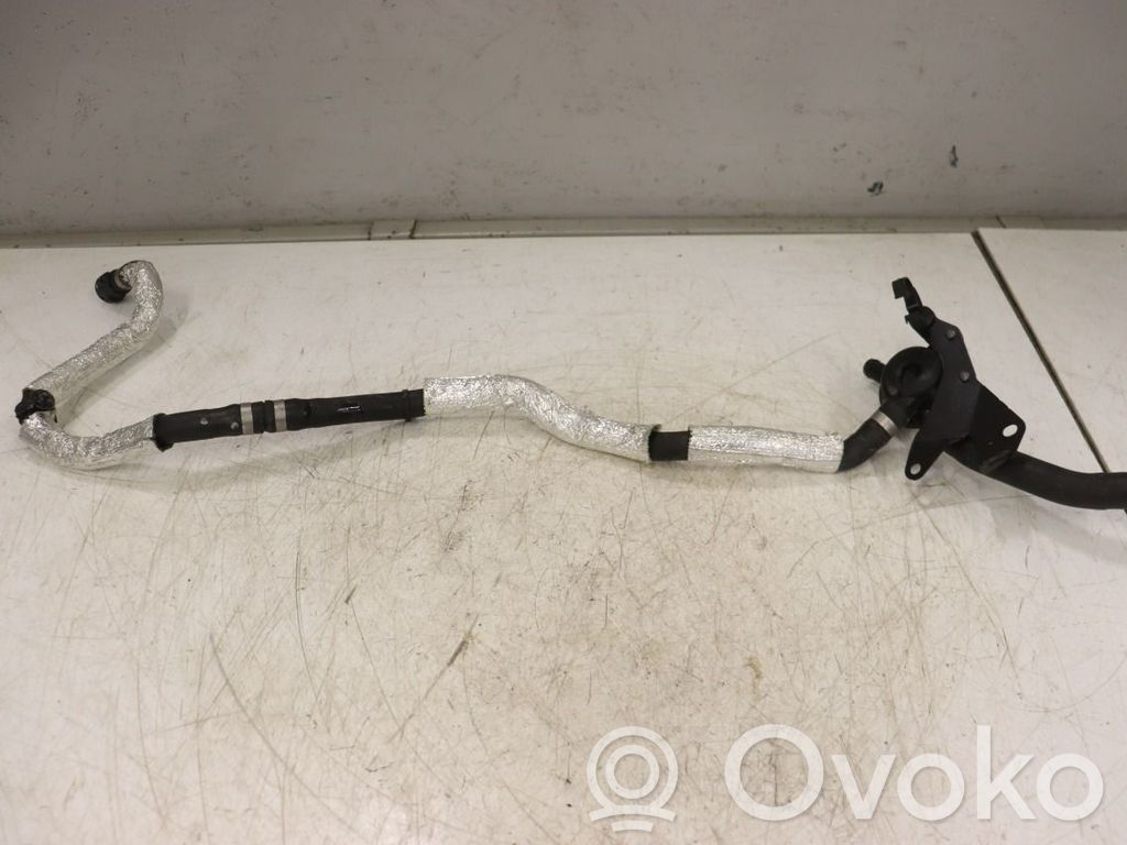Volvo XC90 Tubo flessibile del liquido di raffreddamento del motore 