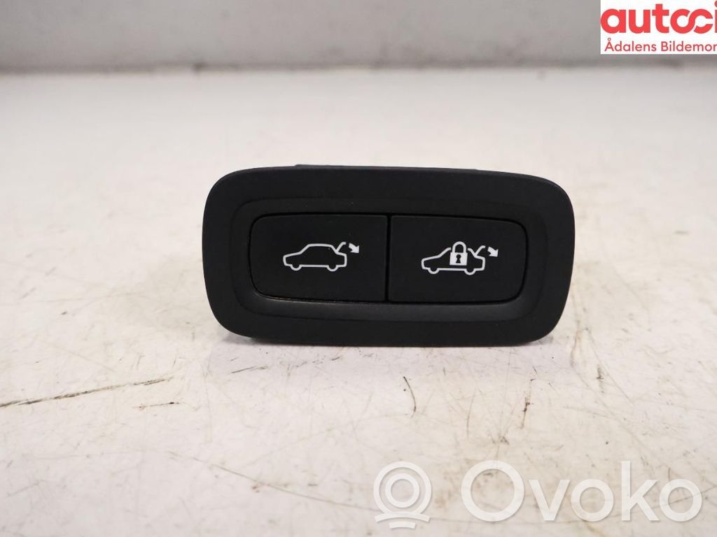 Volvo V60 Botón interruptor de maletero abierto