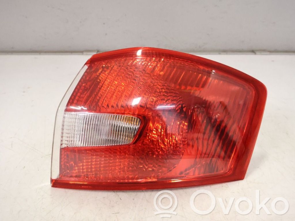Ford Kuga I Lampă spate în caroserie