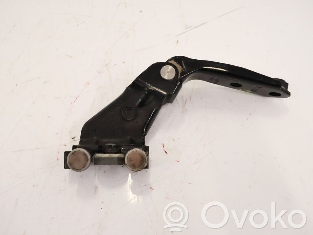 Sliding door upper roller guide/hinge   2K0843335A