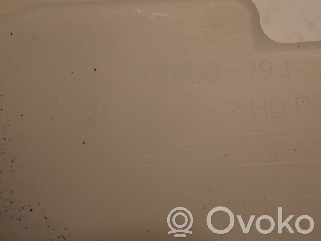 Suzuki SX4 Tuulilasinpesimen nestesäiliö