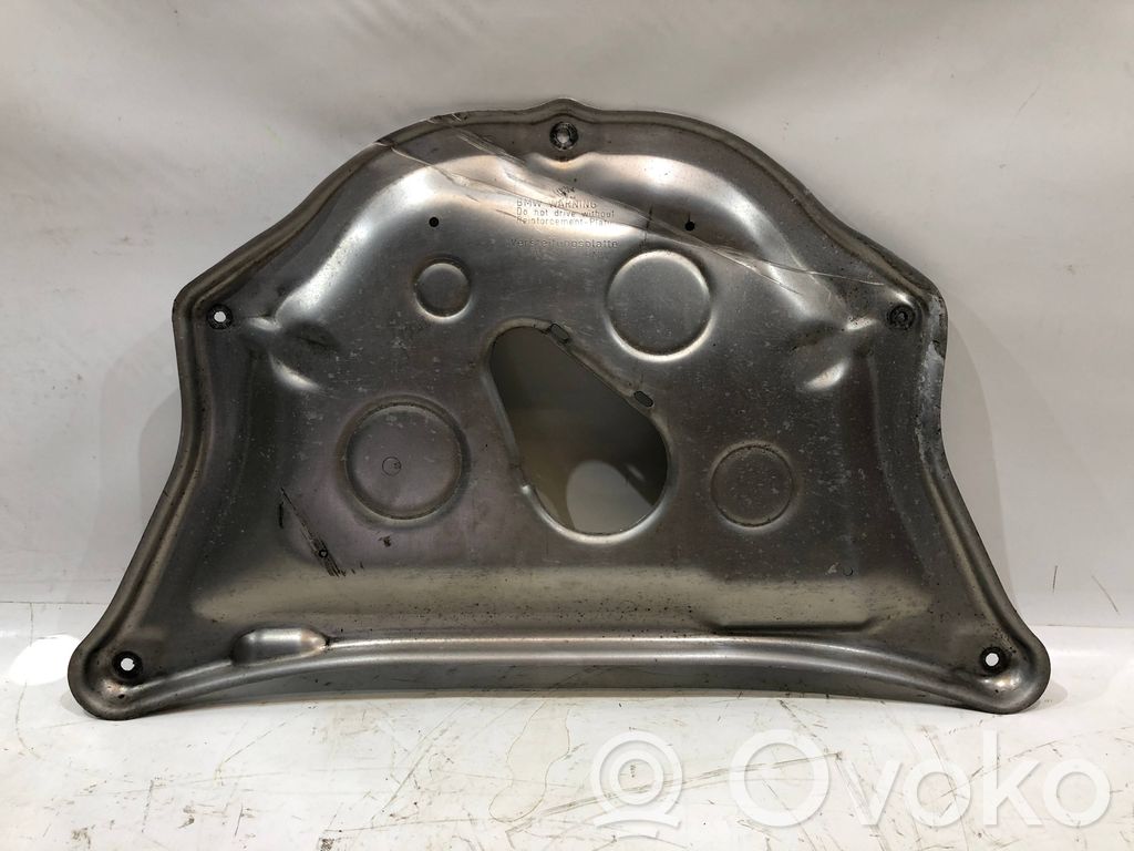 Engine splash shield/under tray   6752310