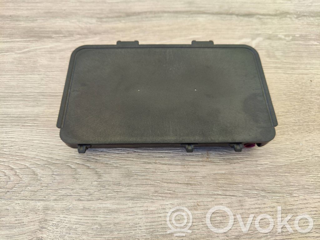 Seat Tarraco Wireless charging module 