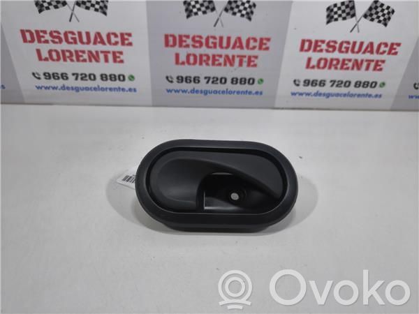 Manecilla interna puerta trasera   0509701