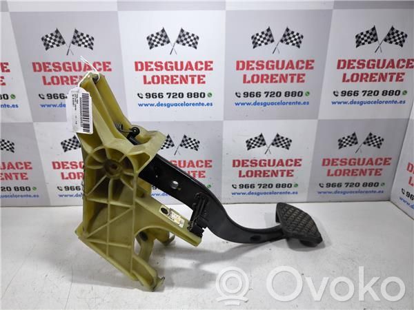 Pedal de freno   35106752517