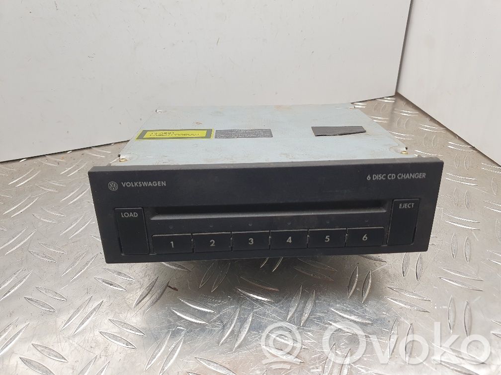 Volkswagen Golf V CD/DVD mainītājs 