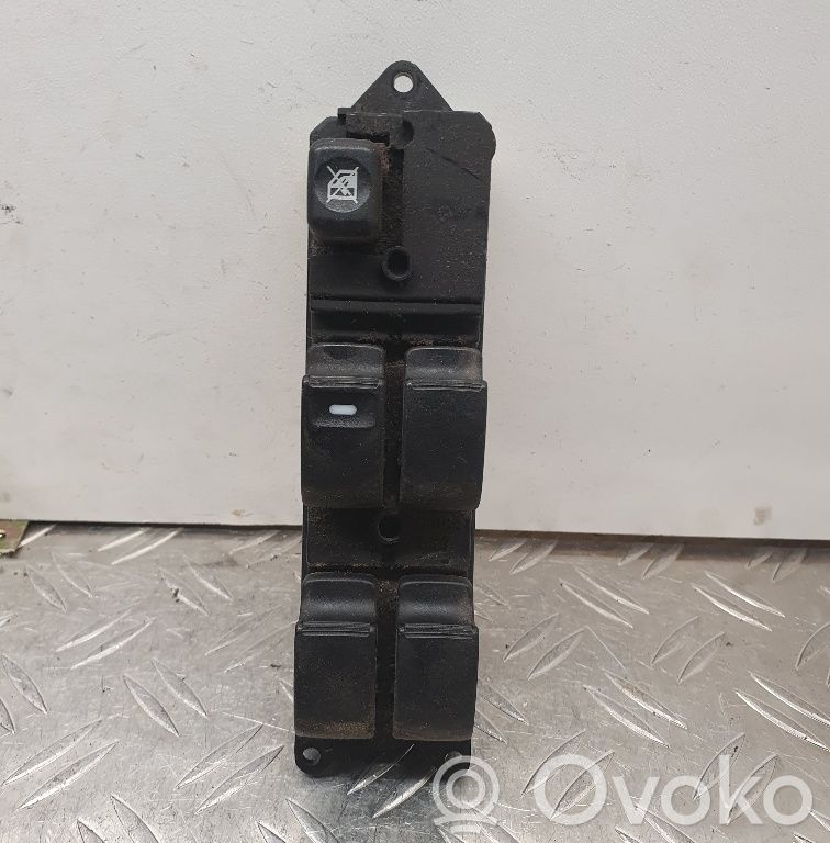 Mitsubishi Grandis Electric window control switch 
