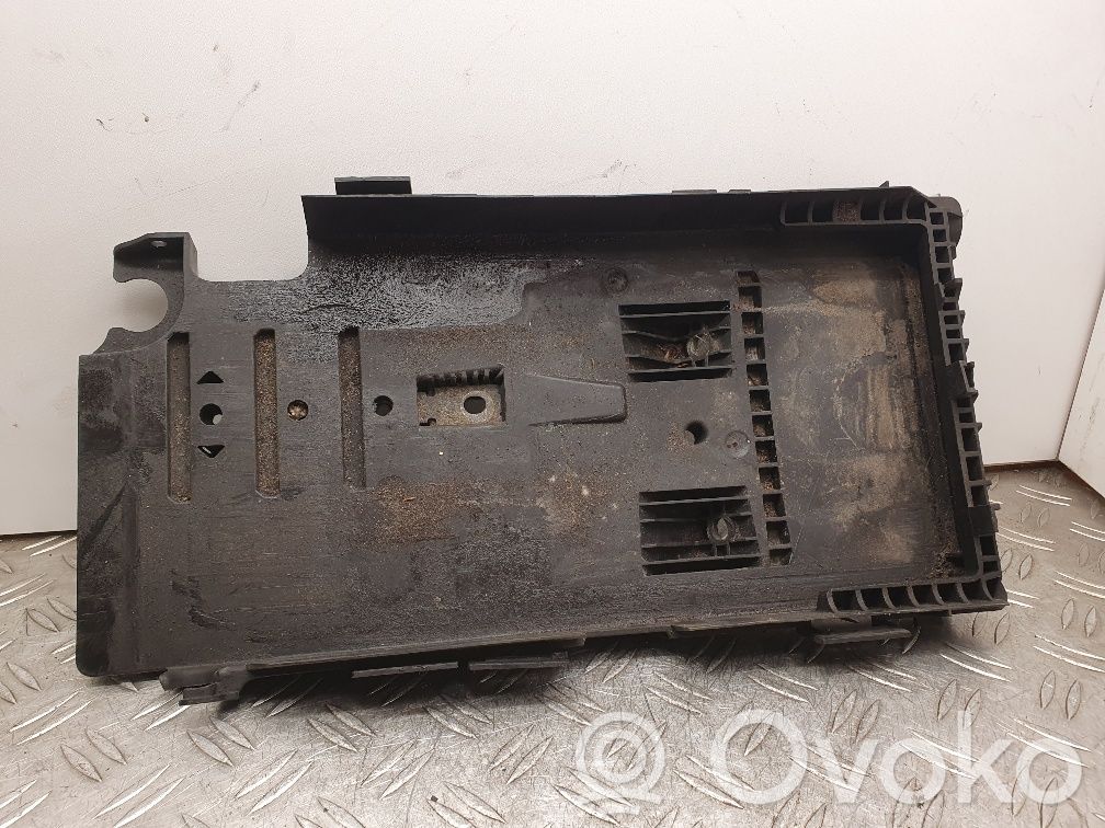 Ford Mondeo MK IV Akun alusta 