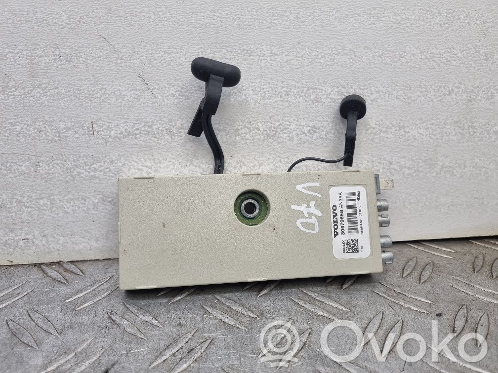 Volvo V70 Antenos stiprintuvas 