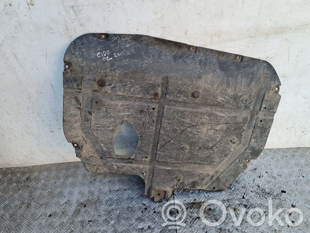 KIA Pro Cee'd I Engine splash shield/under tray 
