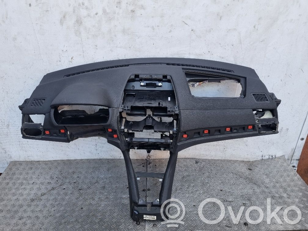 BMW X3 E83 Dashboard 