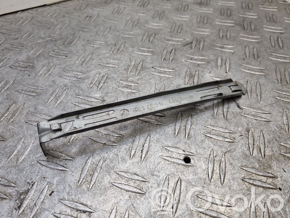 Volvo XC90 Headlight/headlamp mounting bracket 