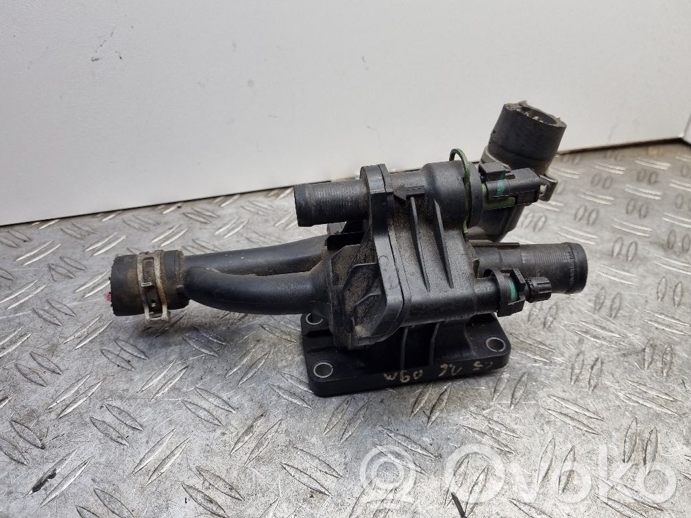 Citroen C4 I Carcasa del termostato 