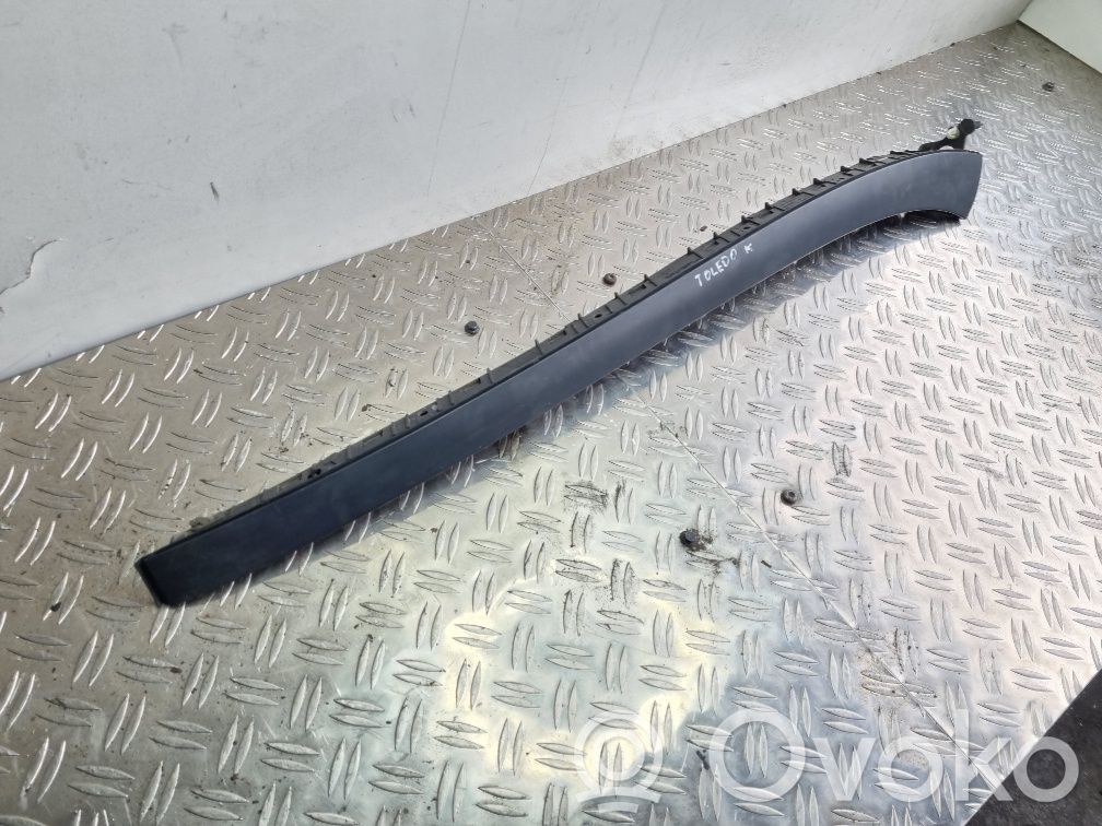 Seat Toledo III (5P) Windshield trim 